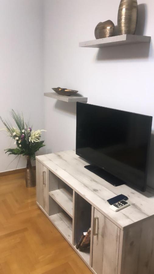 A Convenient Apartment In The Heart Of Athena Bagian luar foto