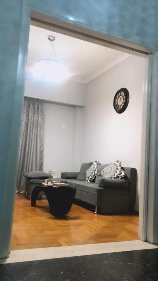 A Convenient Apartment In The Heart Of Athena Bagian luar foto