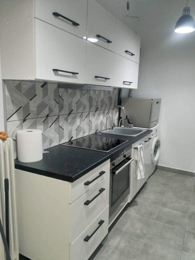 A Convenient Apartment In The Heart Of Athena Bagian luar foto